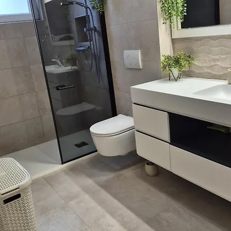 Apartmán A Z U R E Pool H O U S E