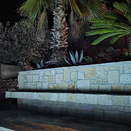 A Z U R E Pool H O U S E Apartmán