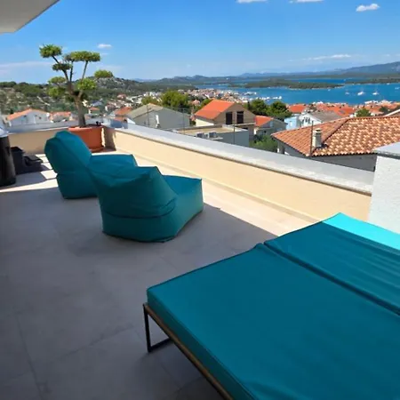 Azure Pool House Murter