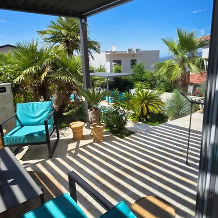 Azure Pool House Appartement
