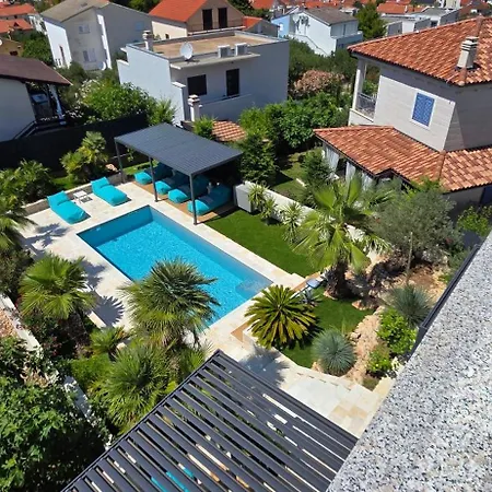Azure Pool House Murter