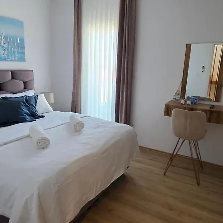 Azure Pool House Appartement