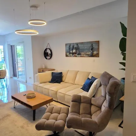 Appartement Azure Pool House *