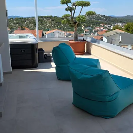 Azure Pool House Appartement Murter