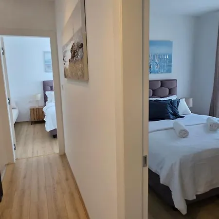 Azure Pool House Appartement