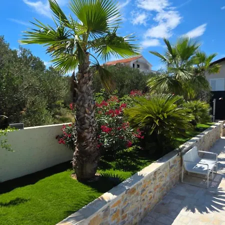 Azure Pool House Appartement Murter
