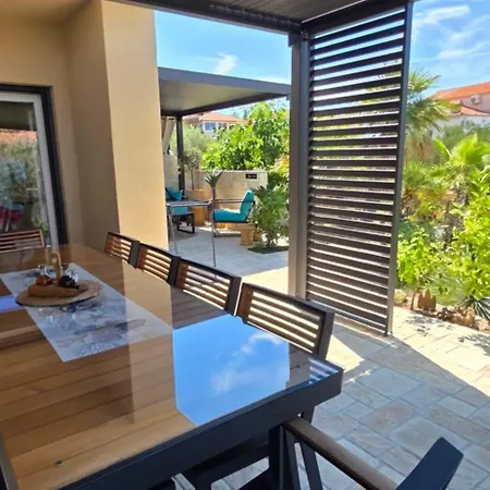 Azure Pool House Appartement *