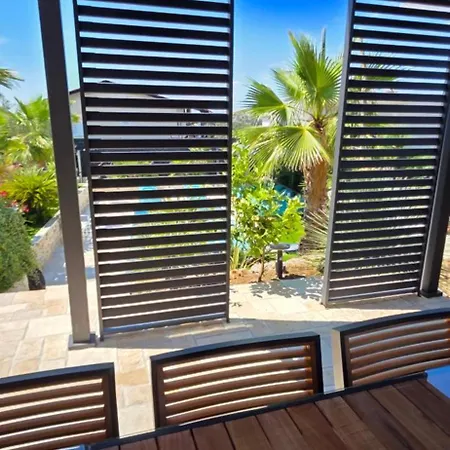 Azure Pool House Appartement