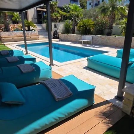 Azure Pool House Appartement