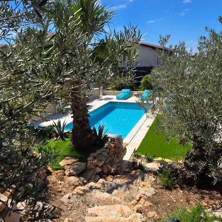 Appartement Azure Pool House Murter