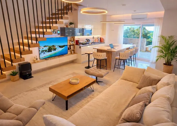 A Z U R E Pool H O U S E * Муртер