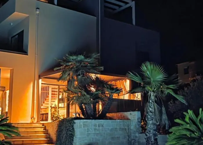 Apartment A Z U R E Pool H O U S E Murter