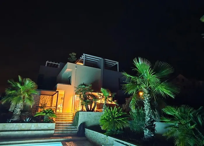 Apartment A Z U R E Pool H O U S E