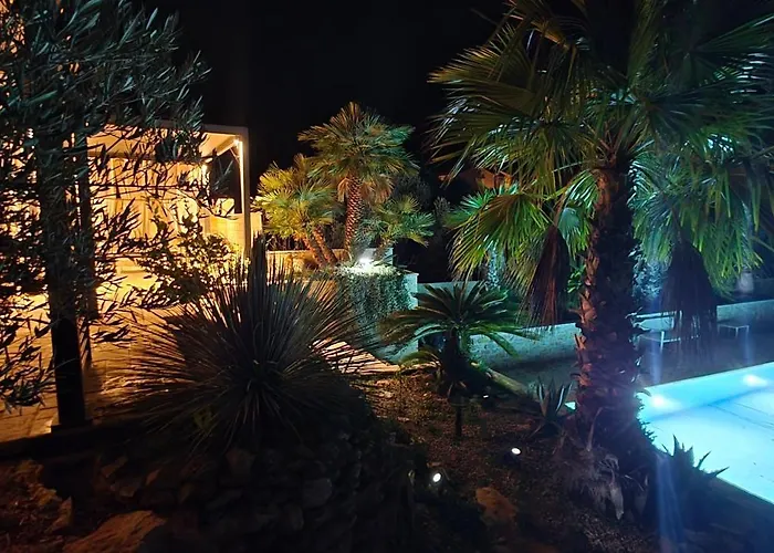 A Z U R E Pool H O U S E * Муртер