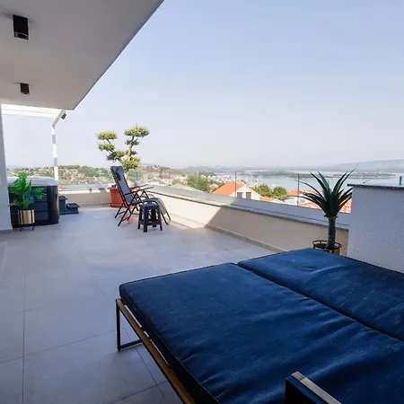 Azure Pool House Murter